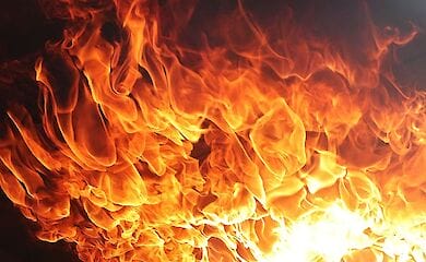 У Святошинському районі Києва загорівся автомобіль