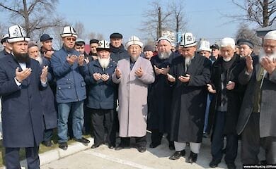 Коронавирус и два теленка. В Кыргизстане свой метод борьбы с вирусом