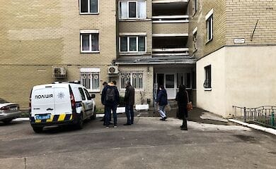 В Киеве из-за падения с окна погибла девушка 