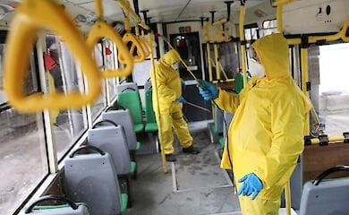 В Киеве каждое утро обрабатывают транспорт антисептиком