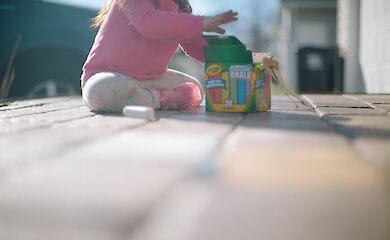 Город назначил ежемесячную материальную помощь для детей-сирот