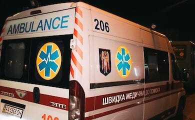 В Киеве возле станции метро скончался мужчина