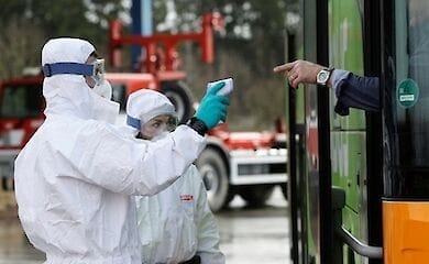 У человека появляются симптомы отравления