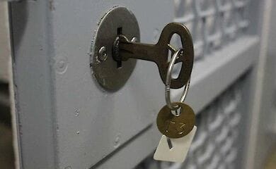 В США арестовали бездомного за нарушение комендантского часа