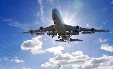 Україна повністю закриє авіасполучення