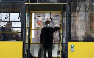 В Киеве расширили маршруты наземного транспорта в период карантина