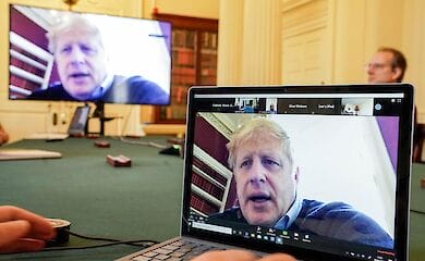 Британский премьер призвал граждан не выходить из дома