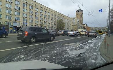 В Киеве на ходу загорелся автомобиль