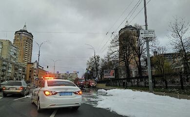 В Киеве на ходу загорелся автомобиль