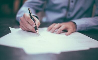 Законом введено понятие частичной безработицы на период действия ограничительных мер